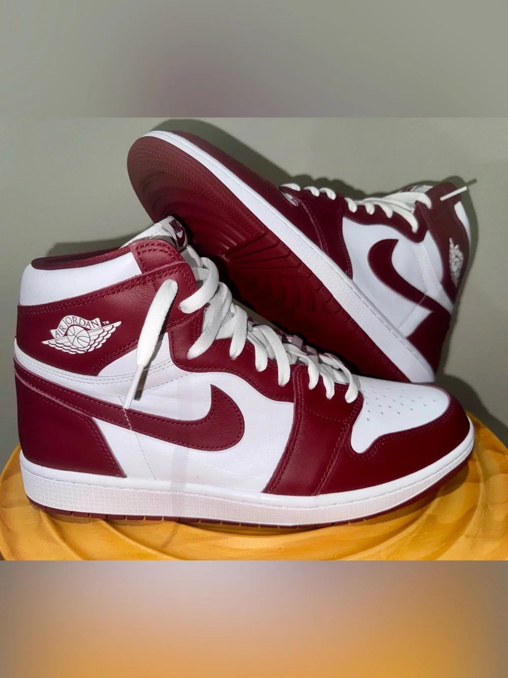 Air Jordan 1 Retro High OG Size 12.5 w/alternate Team Red laces